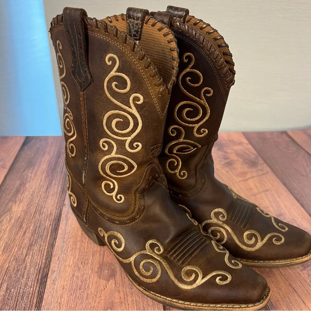 Ariat Kids 2 Brown‎ Leather Boots With Embroidered Design